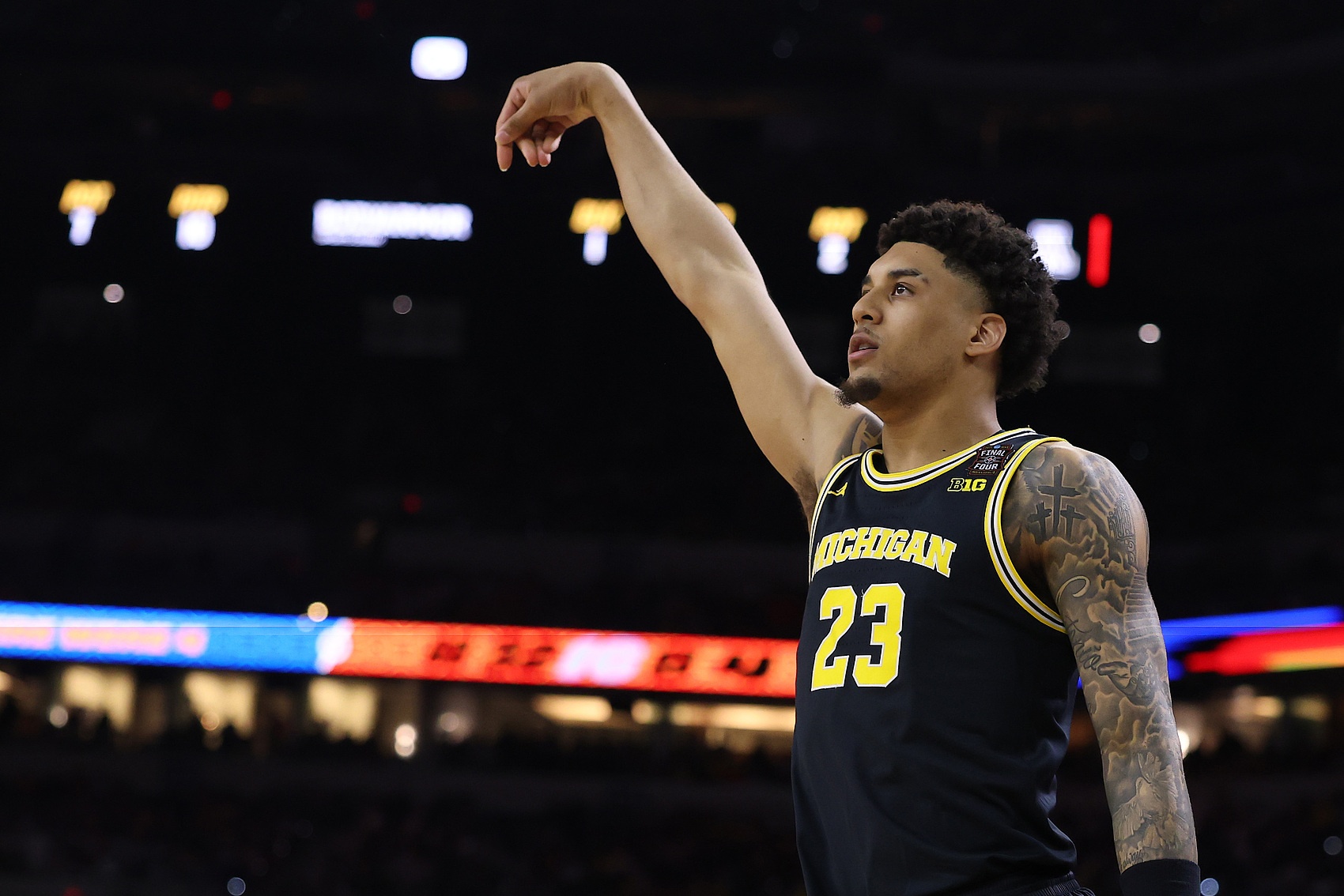 九游-带伤作战助队夺冠！热门秀伦德博格13中4&amp;罚球5中5 拿到13分